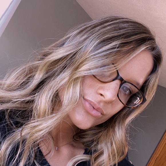 Meet your Posher, Erin - Picture 1 of 1